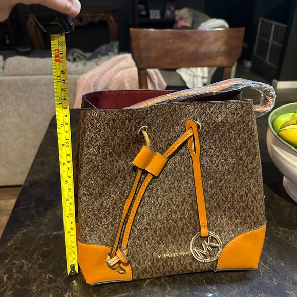 BRAND NEW WITH TAGS MK LEATHER BROWN DRAWSTRING BUCKET BAG - Picture 9 of 10